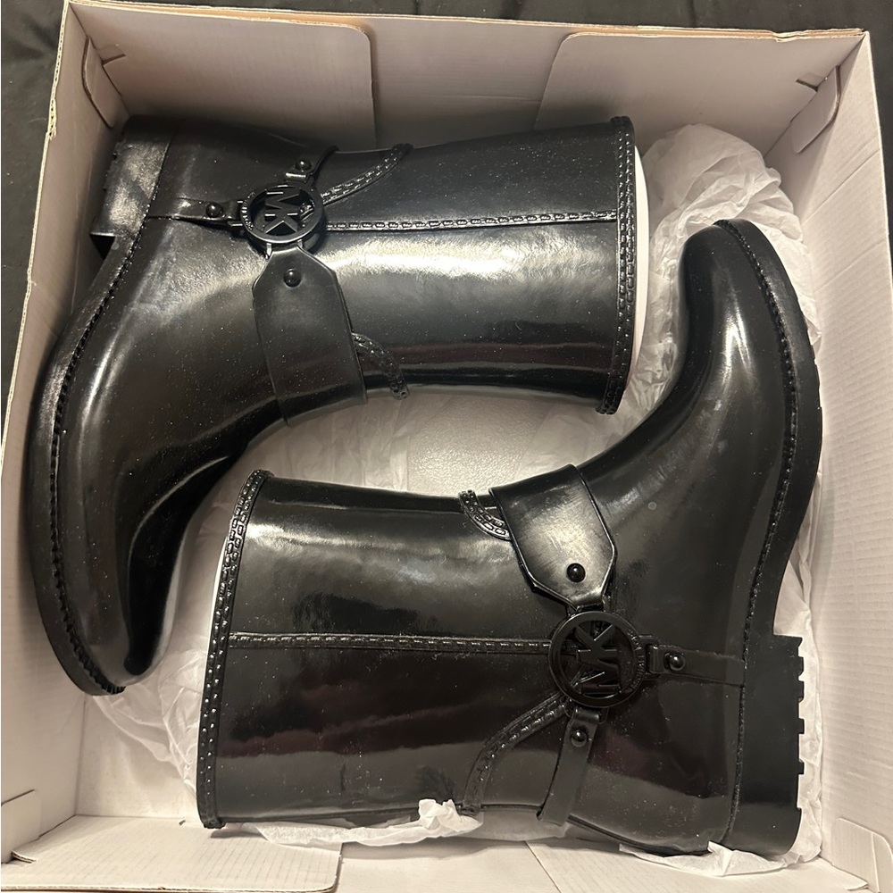 Michael Kors Womens Fulton Harness Black Rain Booties Sz.8
